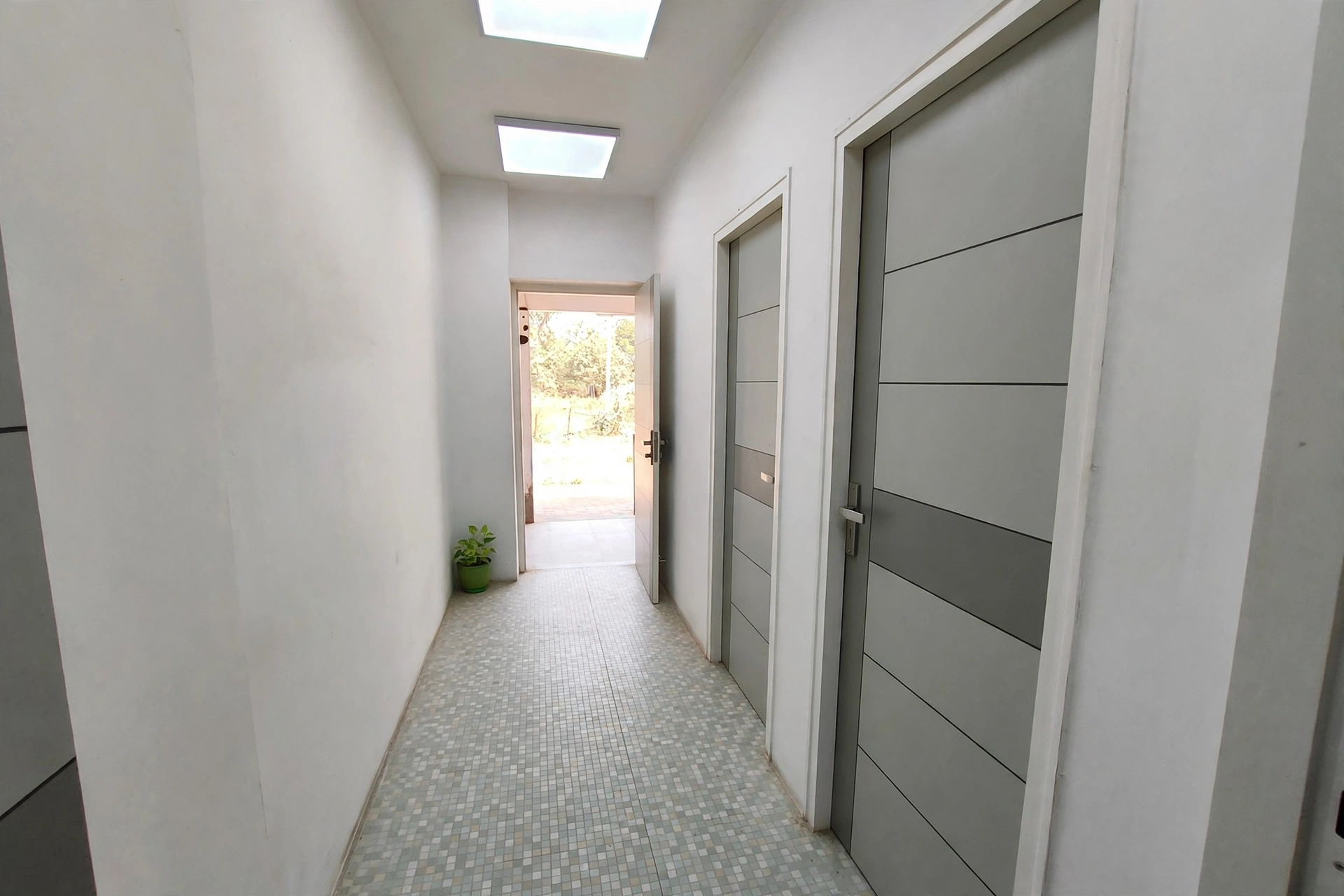 The corridor to the surgery rooms