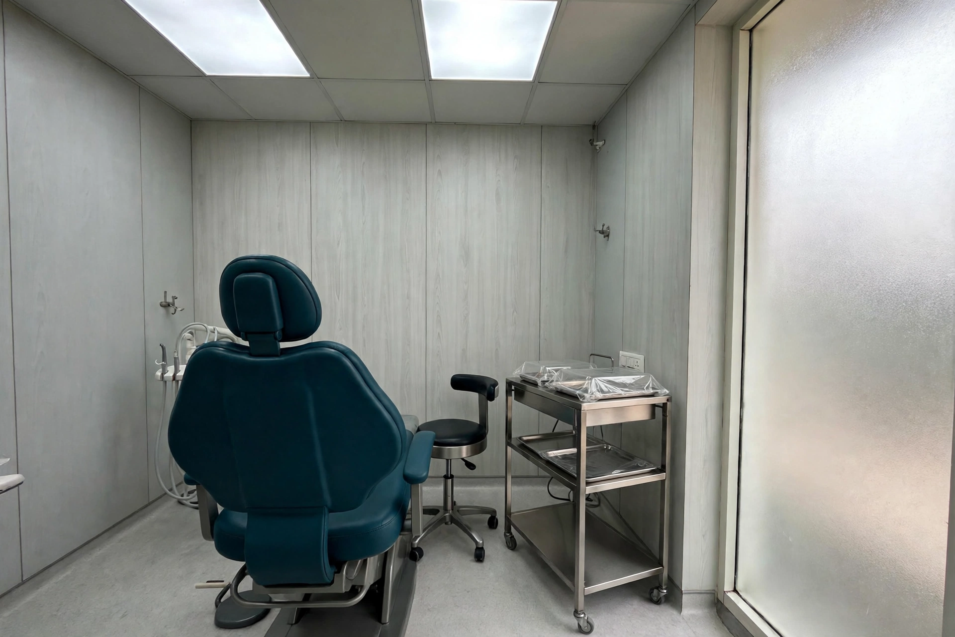 The second surgery room, set for the next case